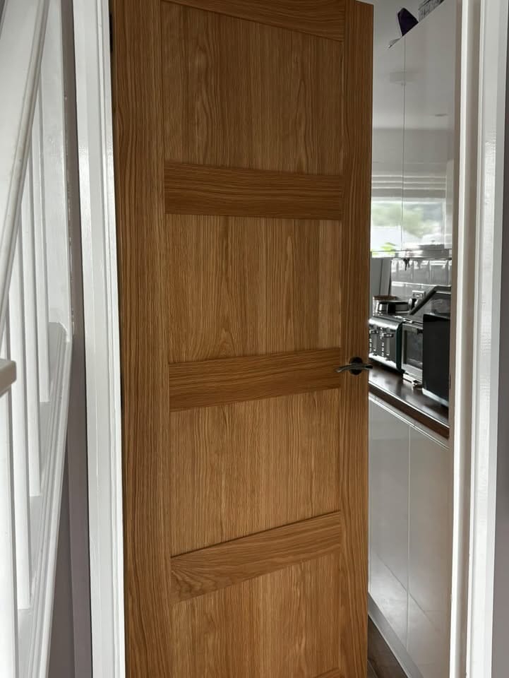 762x1981x44mm (30") Oak Shaker 4P - Prefinished Door